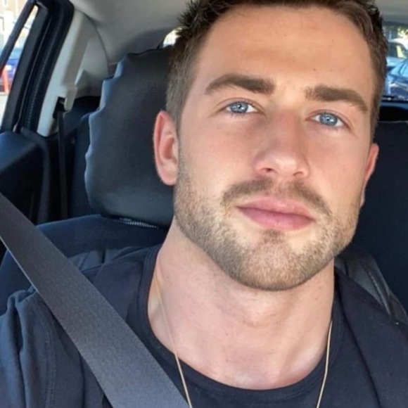 Meet your Posher, Ryan - Picture 2 of 2